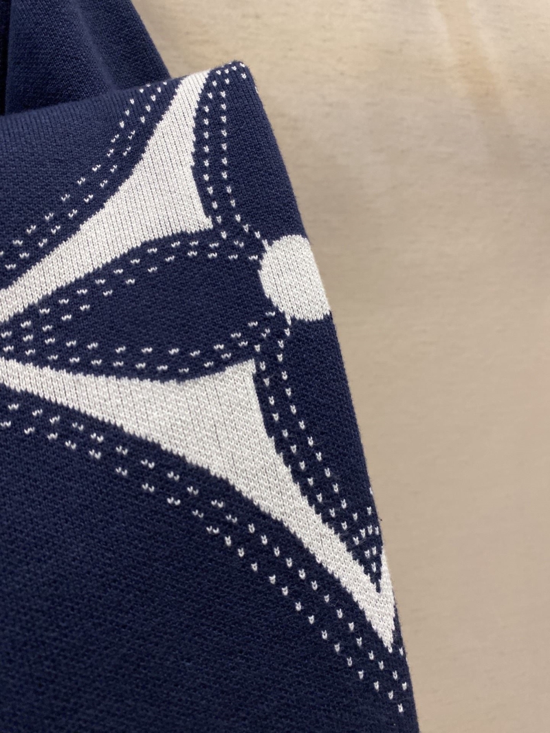 l0vis Vvtt0n outwear